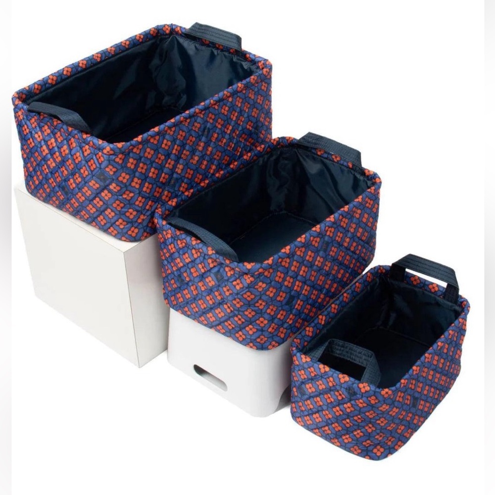 NWT lug Crescendo Home, color Very Berry Blue. 3 piece reversible storage bin